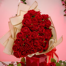 Load image into Gallery viewer, Golden Elegance: Heart-Shaped Velvet Rose Bouquet