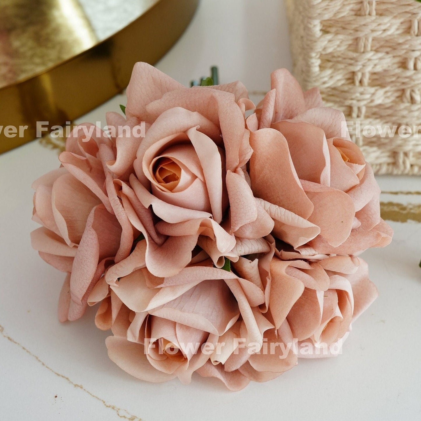 Beige caramel rose bouquet display