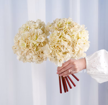 Load image into Gallery viewer, 3 Stems Dried Look Faux Hydrangea Bundle - White