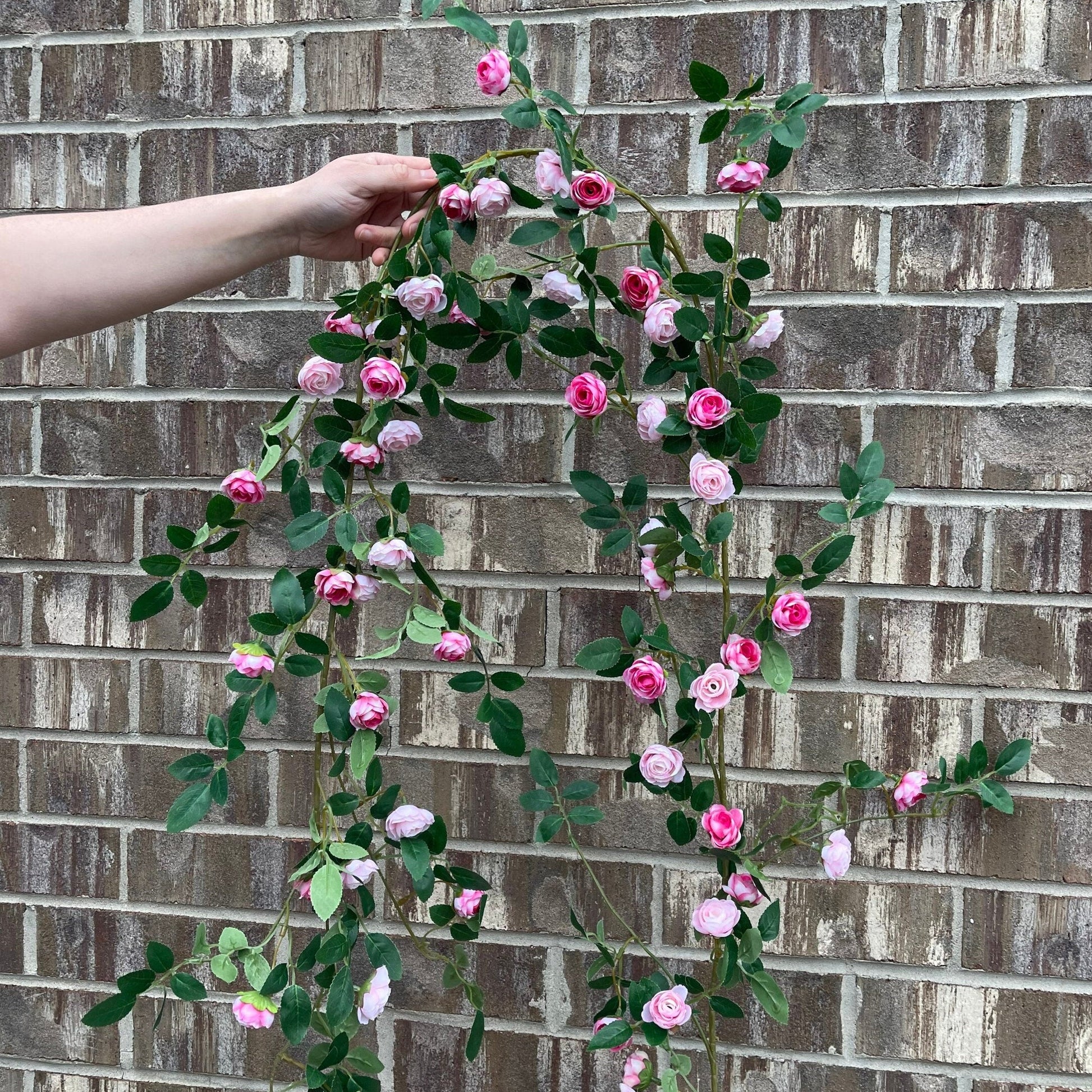 Pink mini rose garland square cover