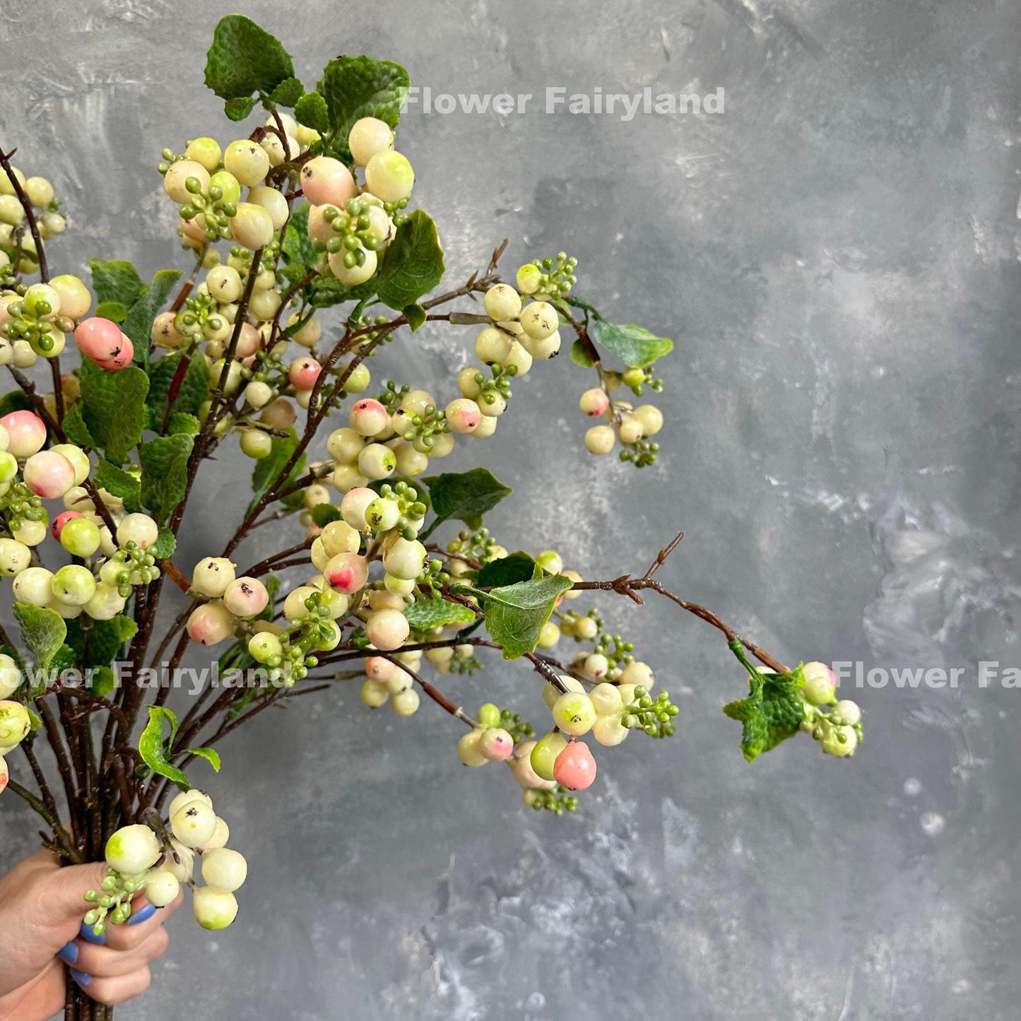 Pinkish cream snowberry branch square cover