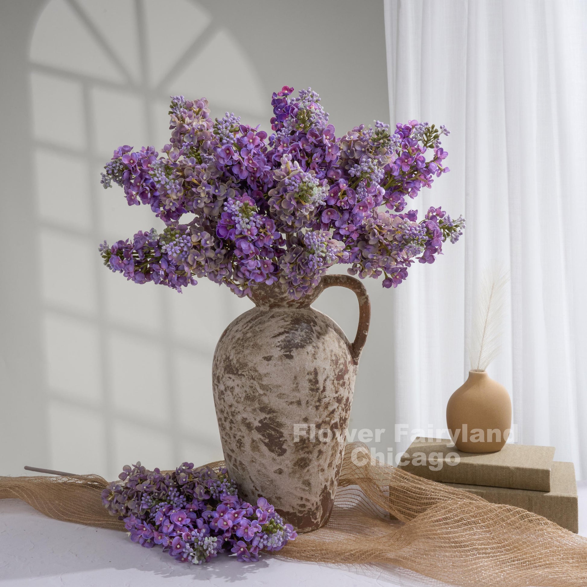 Purple lilac blooms detail