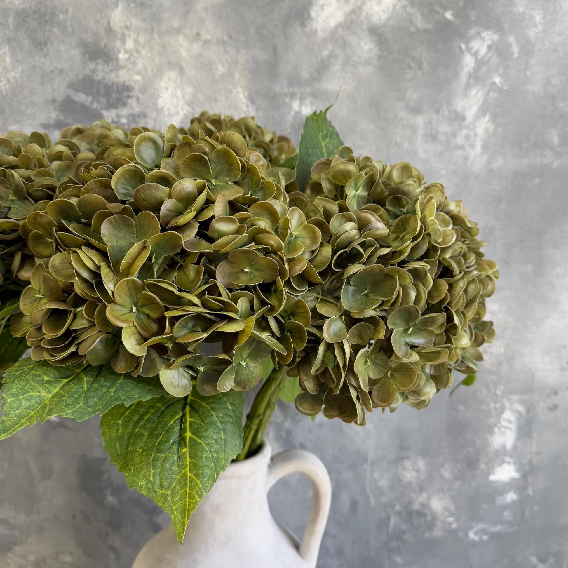 Brownish green hydrangea styling