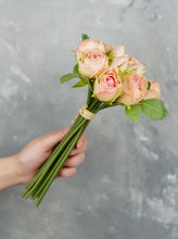 Load image into Gallery viewer, 10 Stems Dried Look Rose Bouquet - Pink
